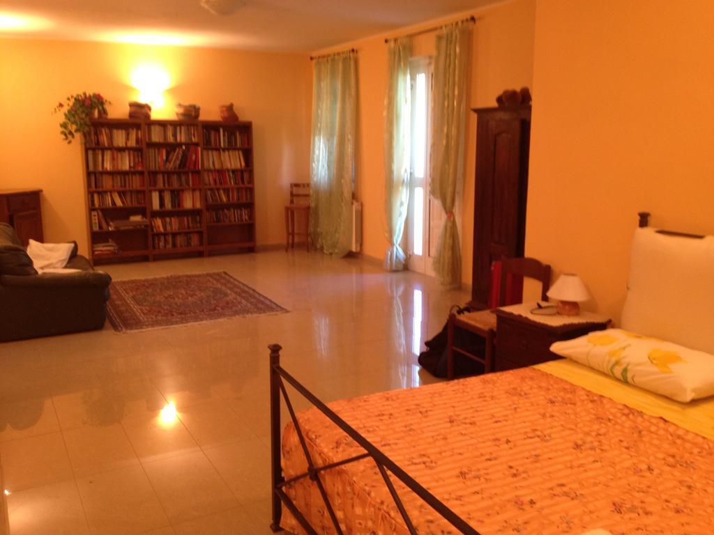 Villa Naclerio Sarzana Bilik gambar